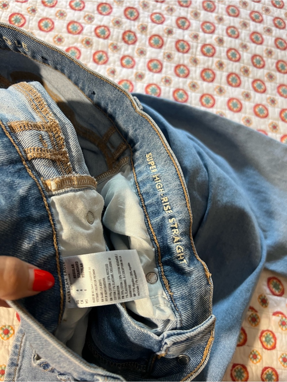 American Eagle Super High Rise Straight Light Wash Jeans size 6 - Picture 5 of 7